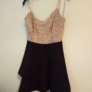 B.Darlin👗Excellent condition,size 5/6,💐Gold & Black mini dress